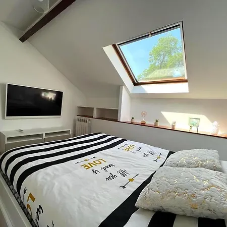 Le Nouvo : Bel Entierement Renove Apartment *