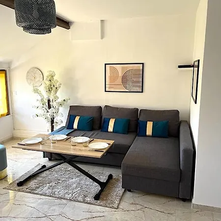 Apartment Le Nouvo : Bel Entierement Renove